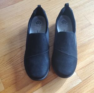 Women's 8.5 Clark's cloudsteppers Black